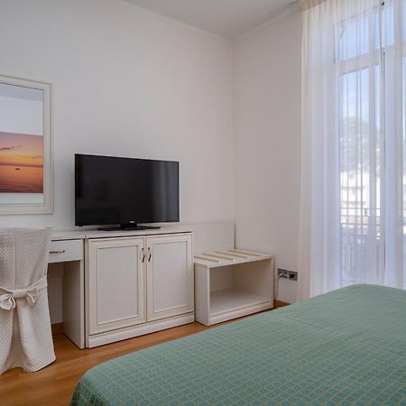 Lido Resort Finale Ligure Kültér fotó