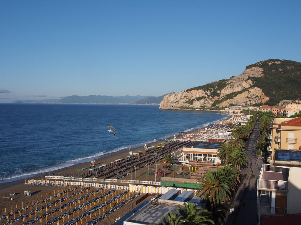 Lido Resort Finale Ligure Kültér fotó