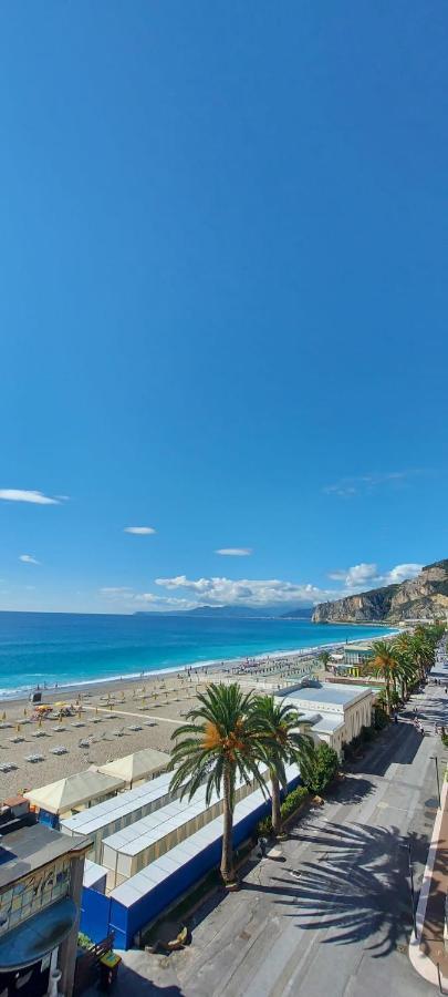 Lido Resort Finale Ligure Kültér fotó